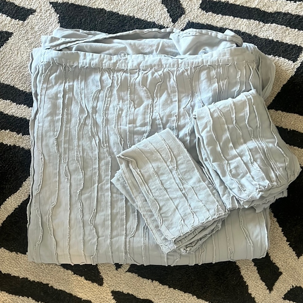 PotteryBarn || Queen Duvet Cover & 2 Standard Pillow Cases